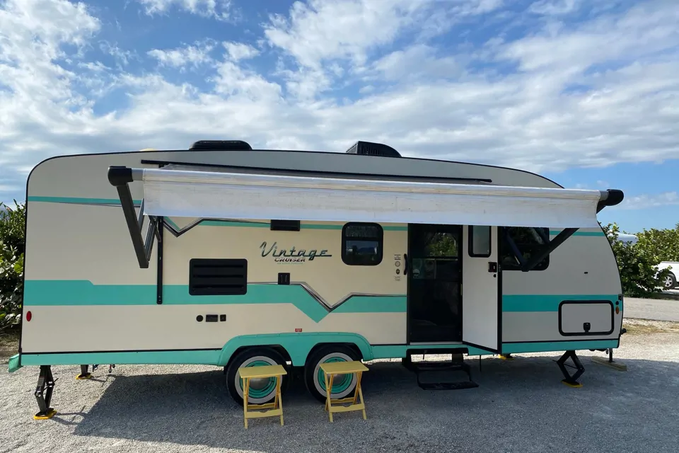 “Verna the Vintage Cruiser” 2019 Gulf Stream 23QBS à Jupiter, Florida