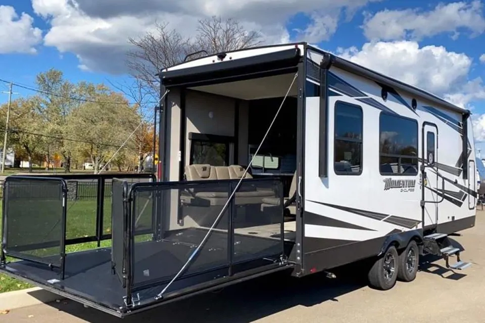 James's Grand Design Momentum 21g Travel Trailer à Oakwood, Georgia