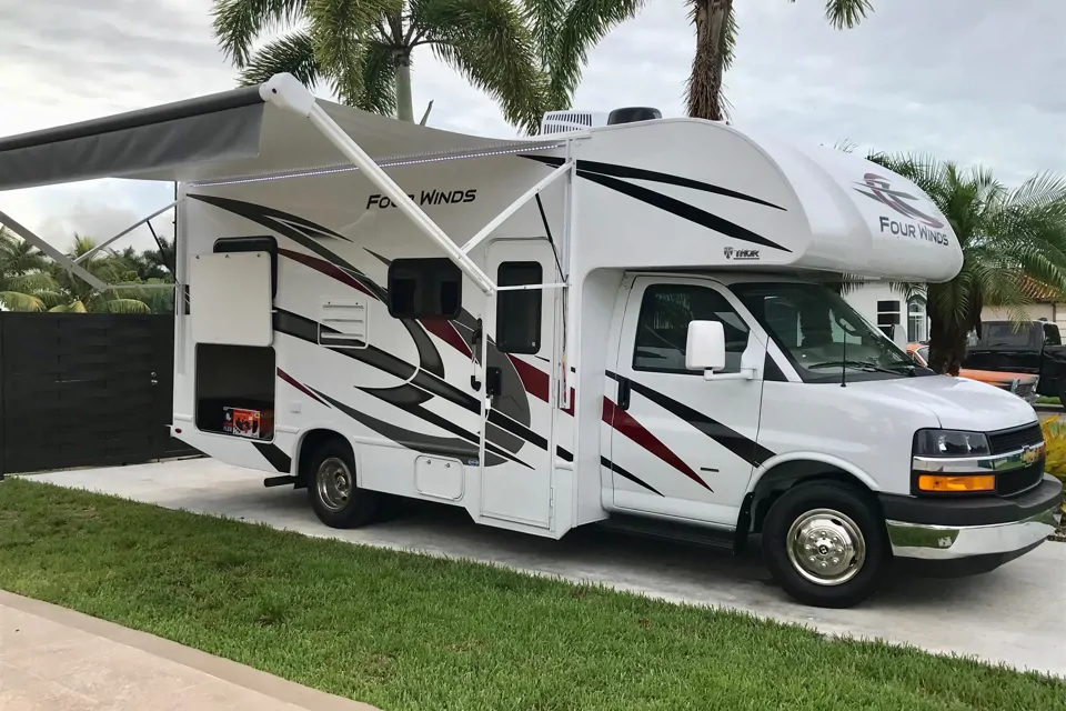 2021 Thor Motor Coach Four Winds 22E 22E Class C à Homestead, Florida