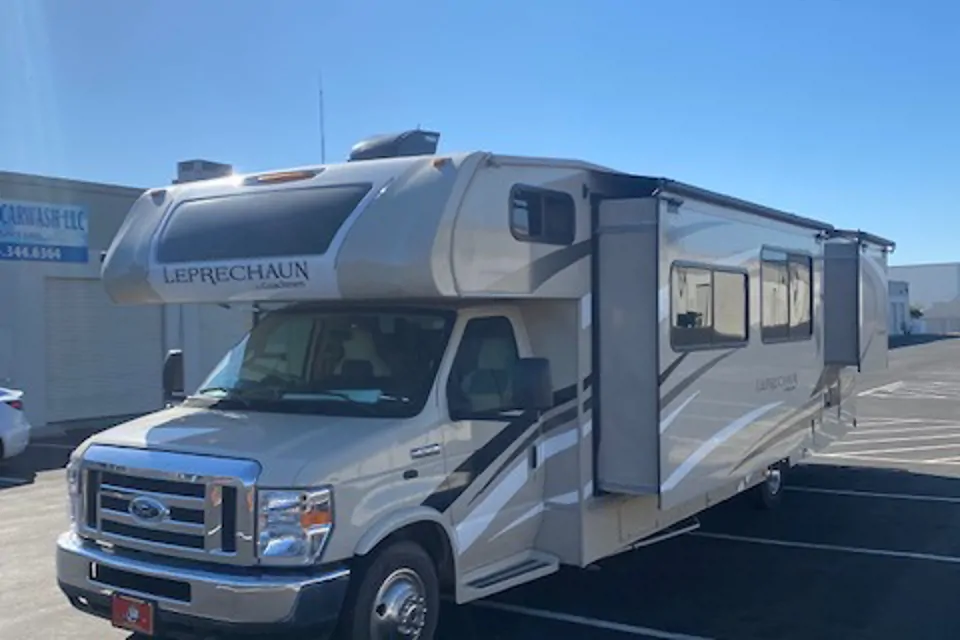 2019 Coachmen leprechun