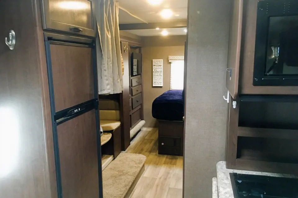  2019 Thor Motor Coach Freedom Elite 30fe Class C in Fillmore, California