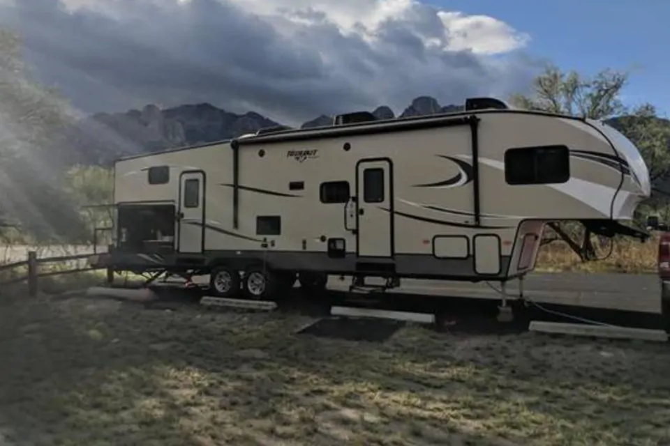 2018 Keystone Hideout 308 BHDS