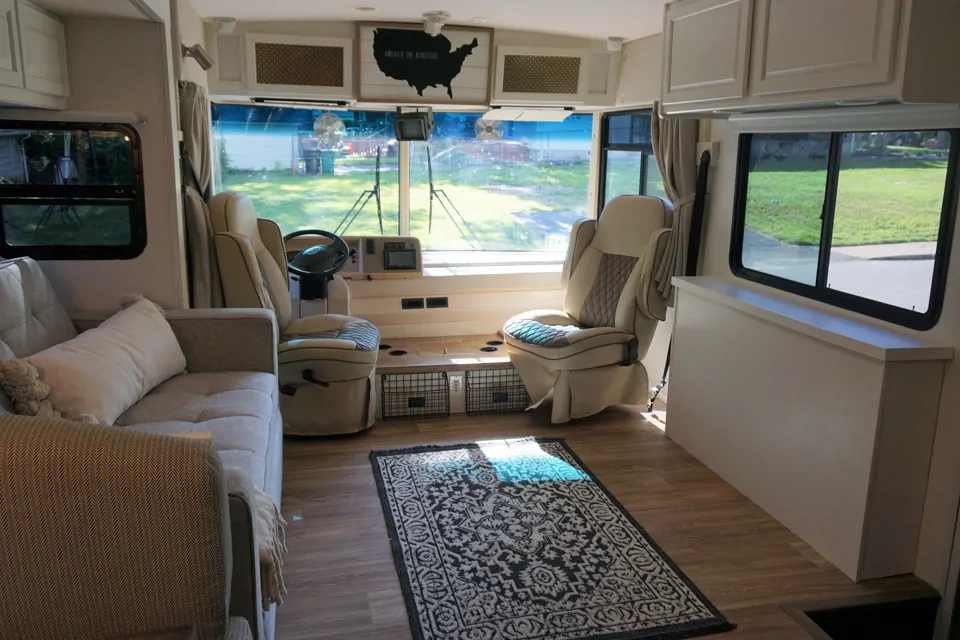 Joy the RV (Completely Renovated Class A) à Brentwood, Missouri