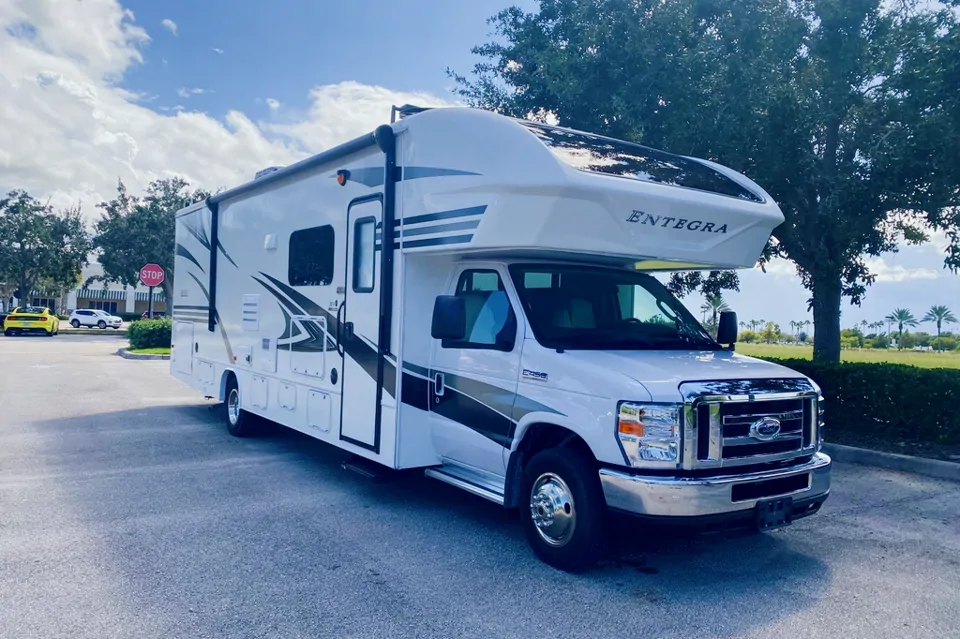Entegra Coach Odssey 29V Class C in Port-St-Lucie, Florida