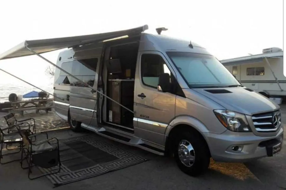 2017 Winnebago Era 70A