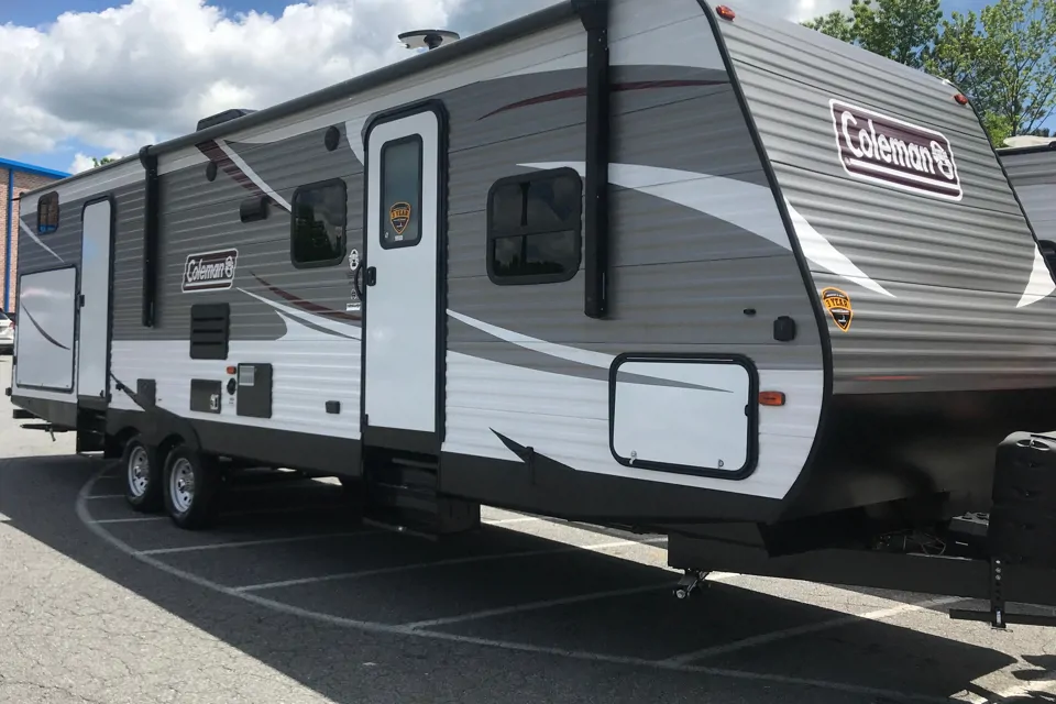 Wagner Family Colman 314BH Travel Trailer in Dennis, Massachusetts