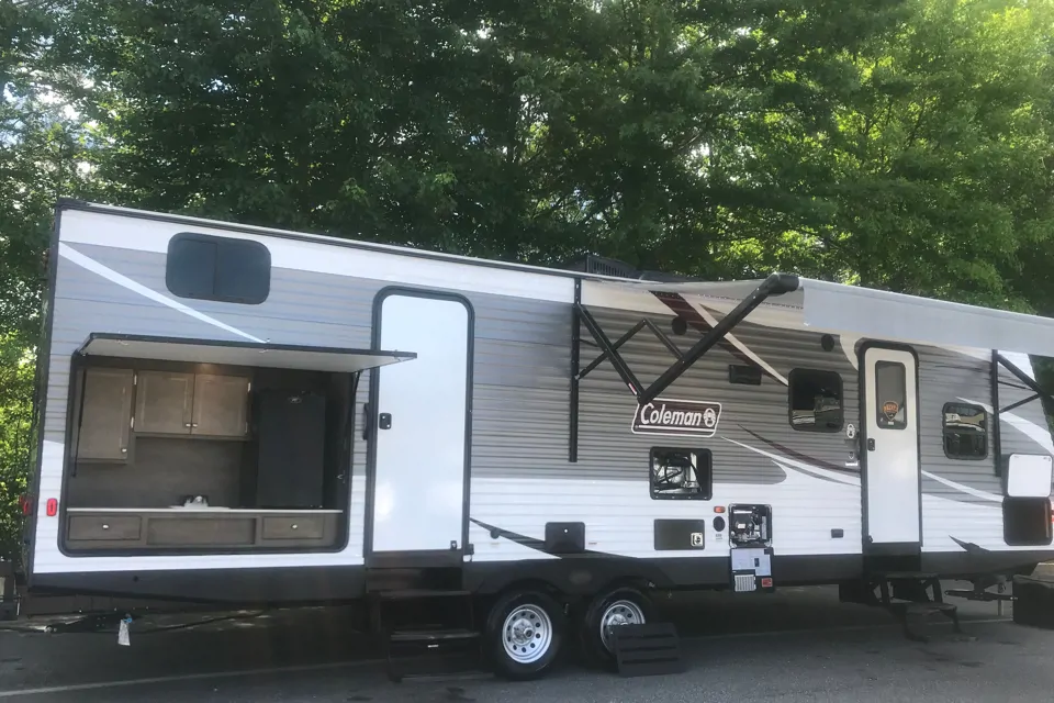 Wagner Family Colman 314BH Travel Trailer in Dennis, Massachusetts