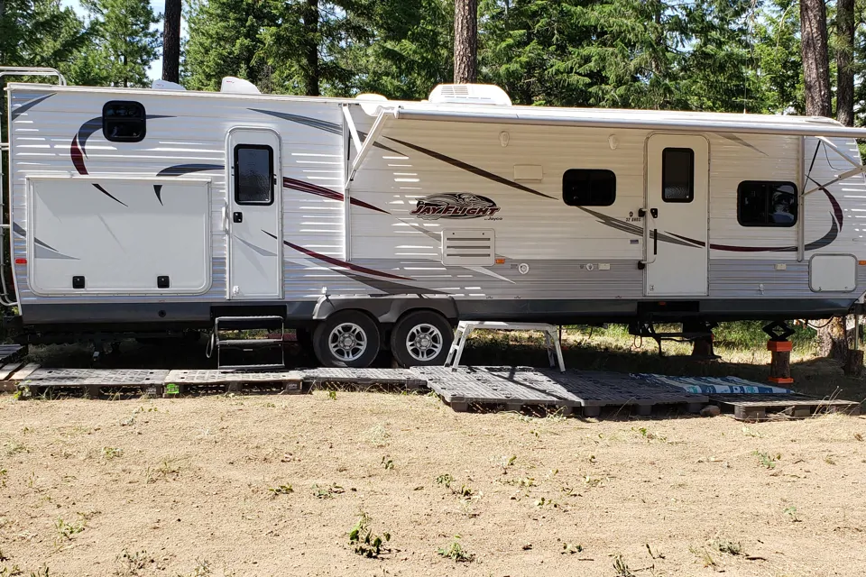 Hoodlum's Jayco Jay Flight 32BHDS Travel Trailer in Elk, Washington