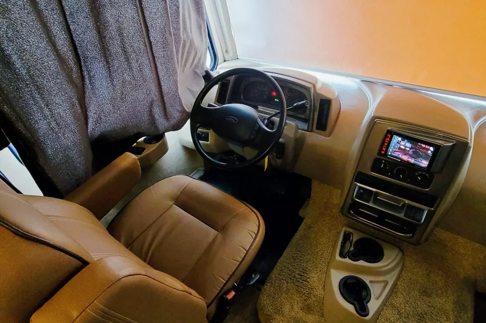 Conor's Winnebago Vista Class A in Canton, Michigan