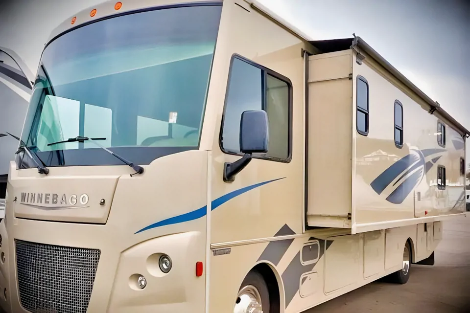 Conor's Winnebago Vista Class A in Canton, Michigan