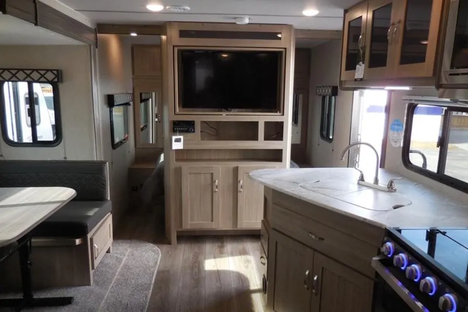 Kristen and Mike’s Coachmen 257 freedom express Travel Trailer in Temiskaming-Shores, Ontario