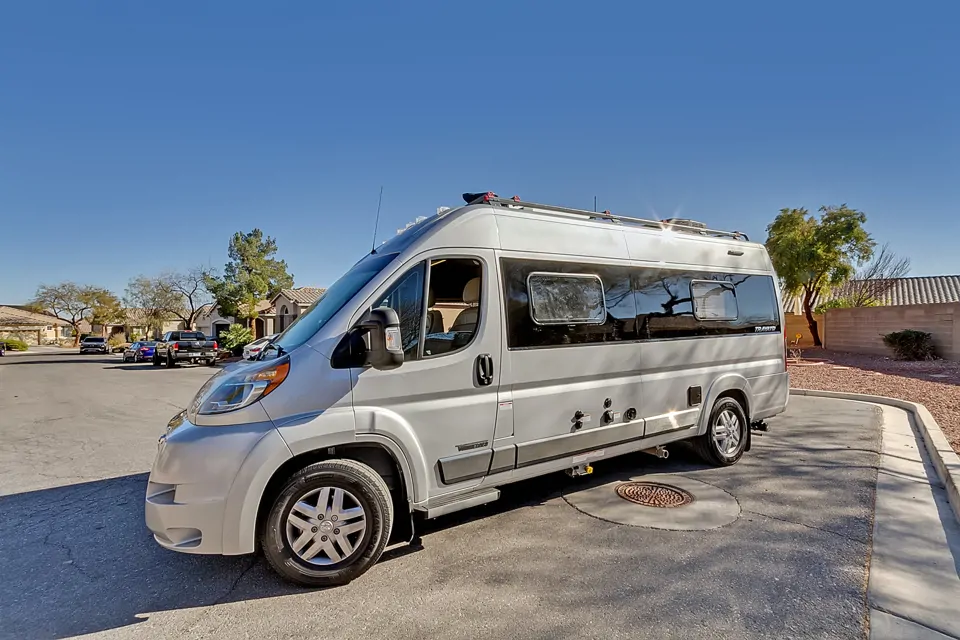 BEAUTIFUL WINNEBAGO TRAVATO 59G in Las-Vegas, Nevada
