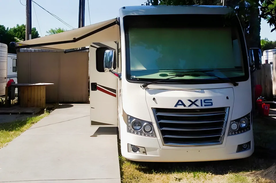 Nichola's Thor Motor Coach Axis Class A in Bethlehem, Georgia