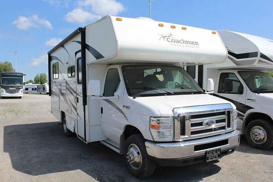2010 Coachmen Freelander 21QB