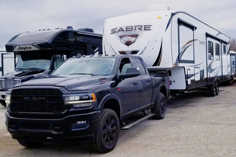 Shelisa's Forest River Sabre Fifth Wheel in Lynwood, Illinois