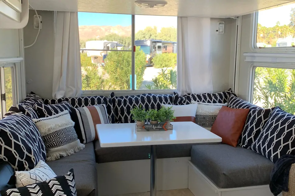 Rosie: Thor Wanderer Travel Trailer in Rancho-Cucamonga, California