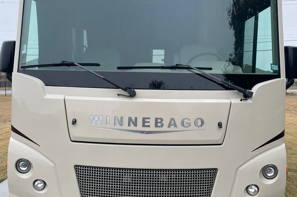 Winnebago sun star 29 v in Pflugerville, Texas