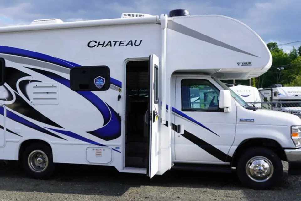 2022 Thor Motor Coach Chateau 22E