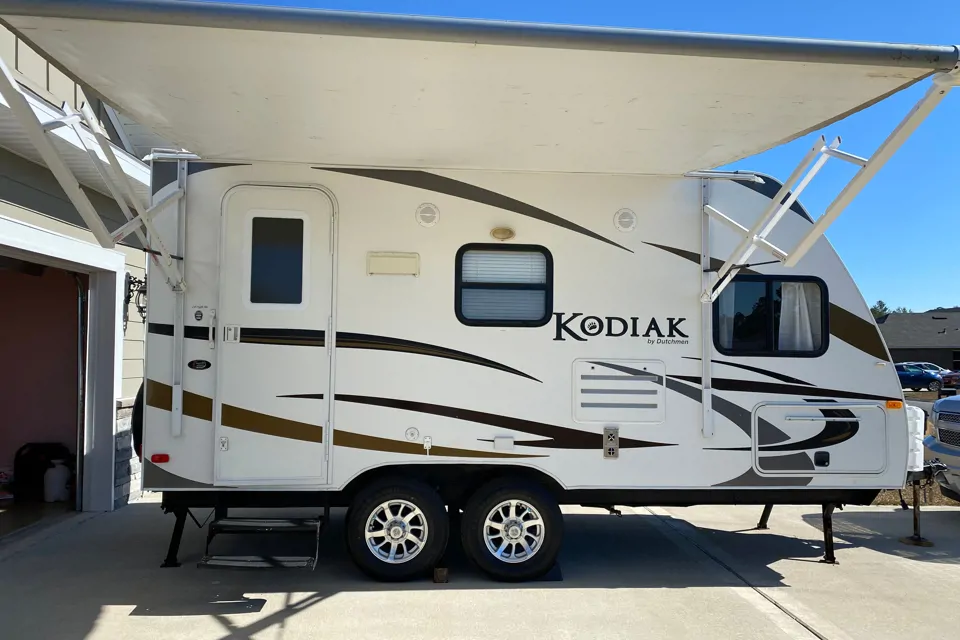 Dennis's Dutchmen Kodiak Travel Trailer in Milton, Florida