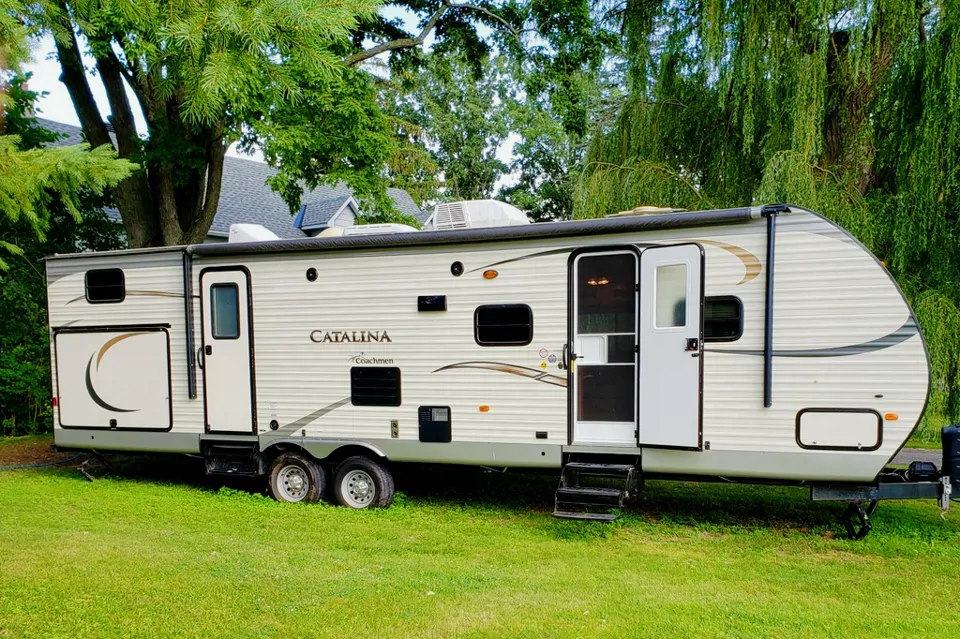 2015 Coachmen  Catalina BHDS323 