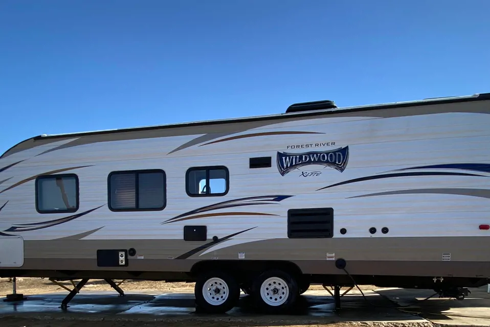 Wildwood Travel Trailer in Phelan, California