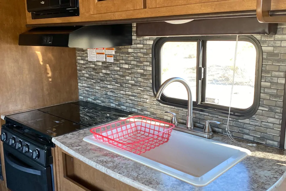 Wildwood Travel Trailer in Phelan, California