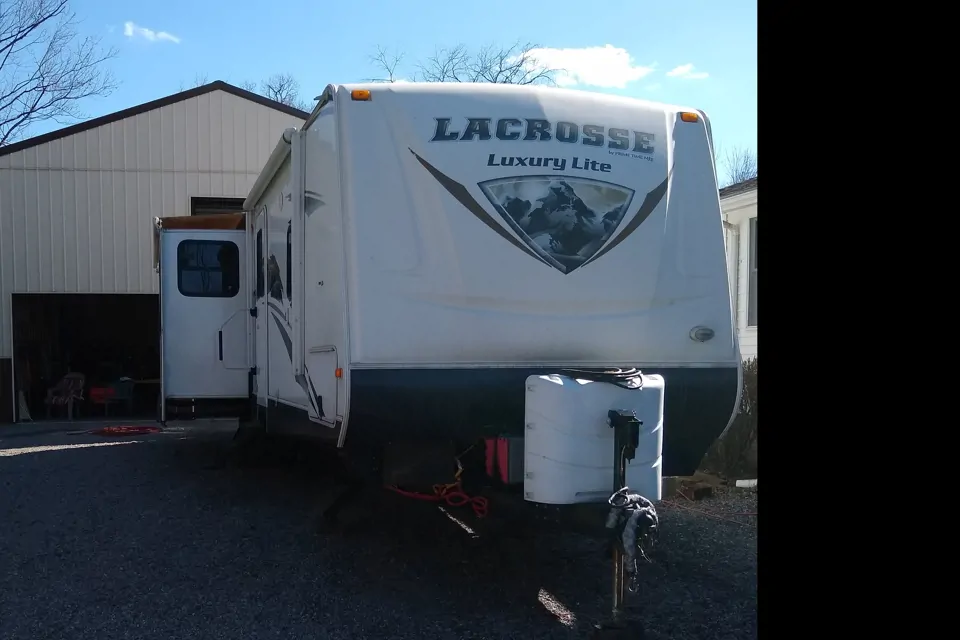 JOHN's 2013 Prime Time RV LaCrosse Travel Trailer in Lowellville, Ohio
