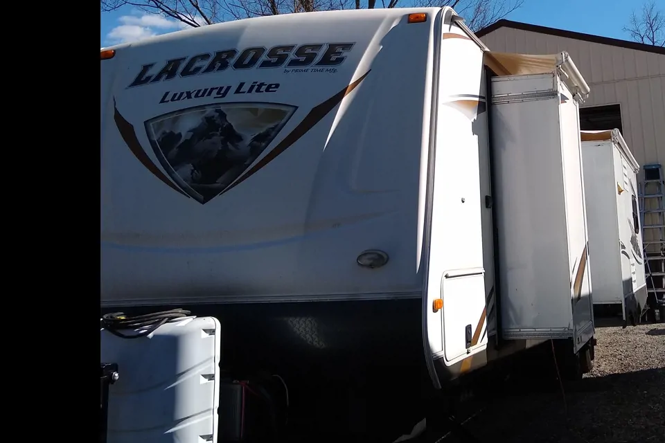JOHN's 2013 Prime Time RV LaCrosse Travel Trailer in Lowellville, Ohio