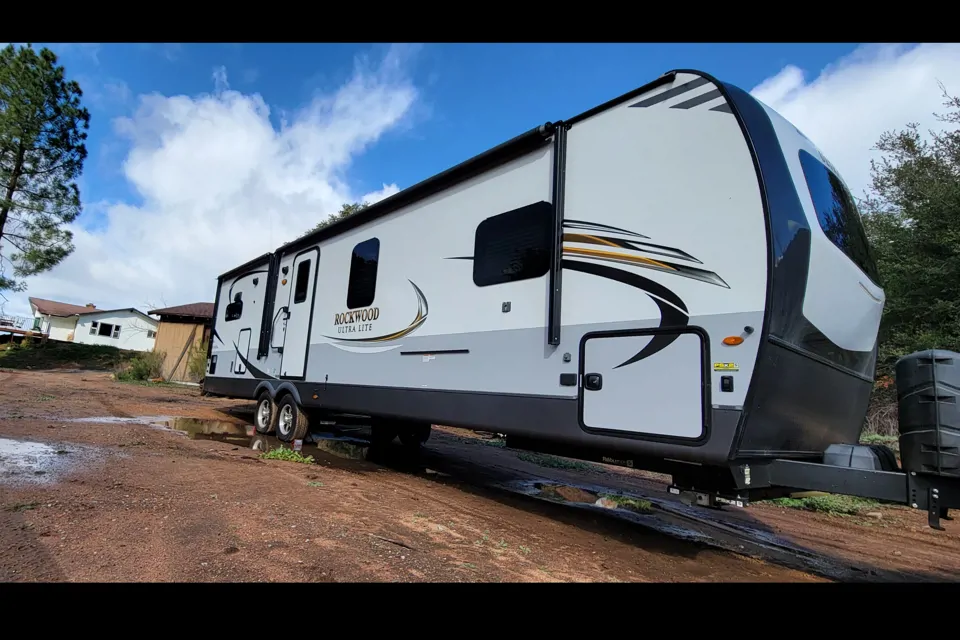 Alexander's Forest River Rockwood Ultra Lite Travel Trailer in Jamul, California