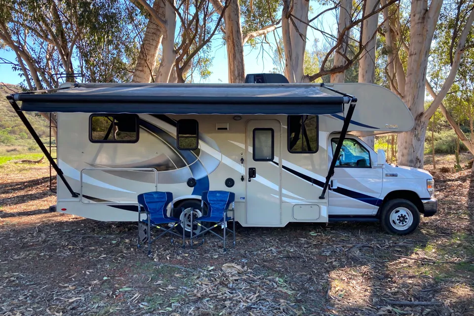 POTTSY'S FOURWINDS MOTOR COACH in Murrieta, California