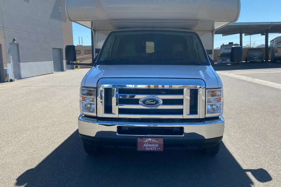 2020 Super Clean 32 ft. Bunkhouse Motorhome - Lots of features and easy to drive! in Goodyear, Arizona