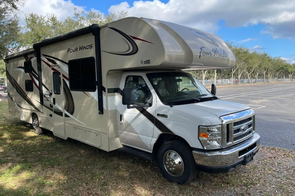 BUNKHOUSE ON WHEELS à Orlando, Florida