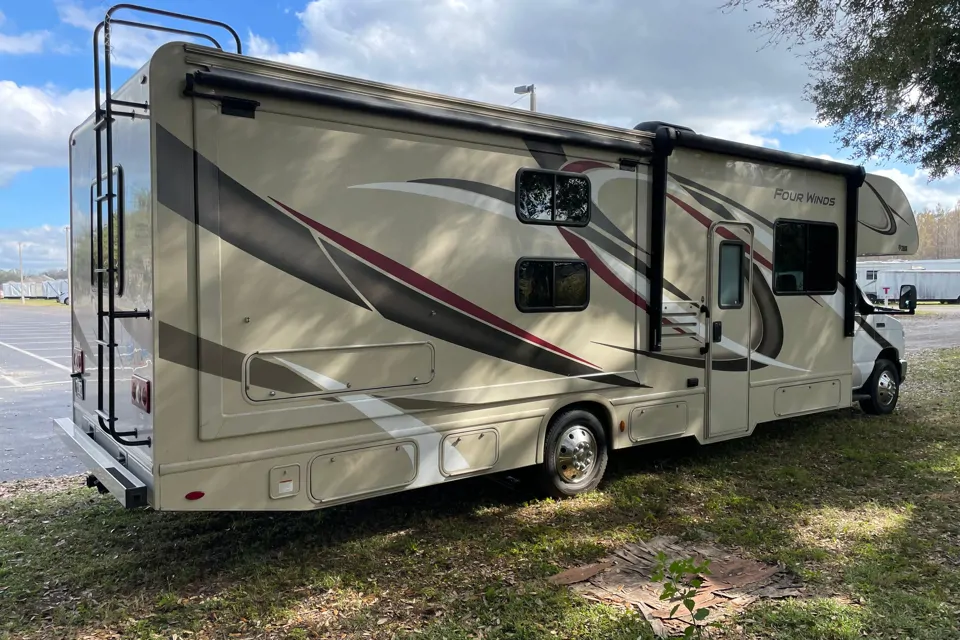 BUNKHOUSE ON WHEELS à Orlando, Florida