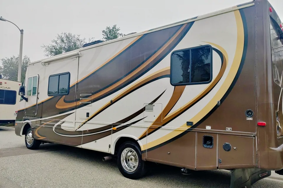 2004 Damon Daybreak 296