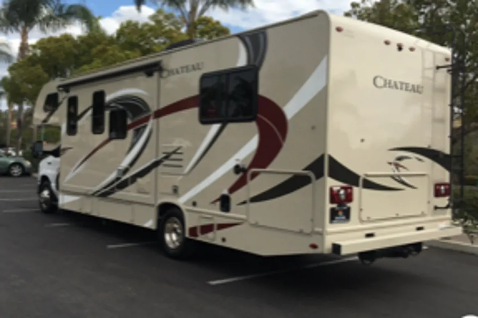 2018 Thor Motor Coach Chateau 28Z