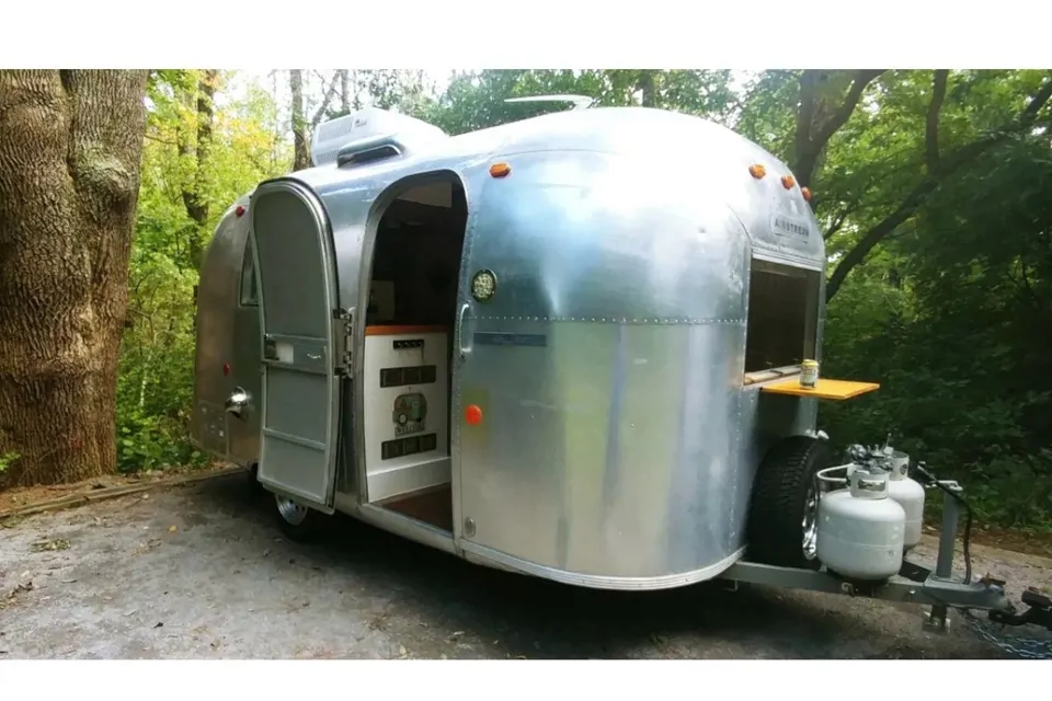 1968 Airstream Land Yacht