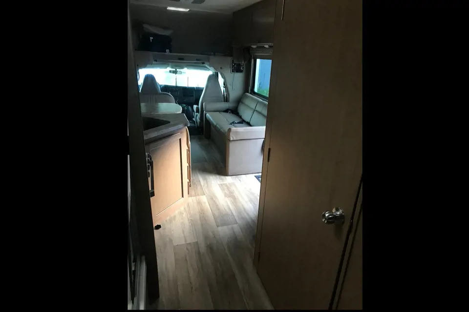 "SPARKY" 2020 Thor Motor Coach FOUR WINDS Class C in Dover, Florida