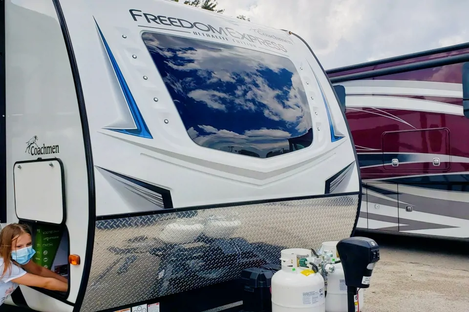 Nearly New Coachmen Freedom Express Ultra Lite Travel Trailer in Branson, Missouri