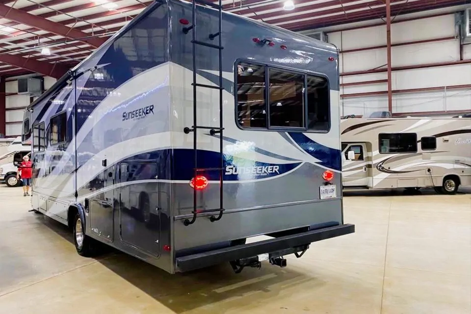 Eddie & Mehi's Forest River Sunseekers 3010DS Class C in Miramar, Florida