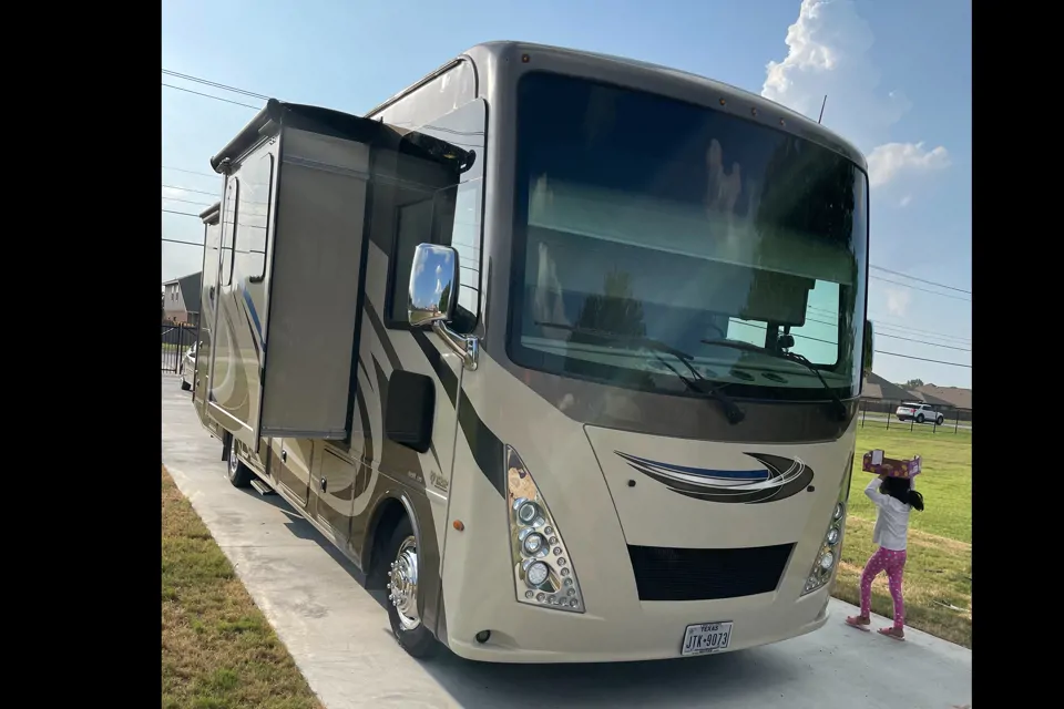 shawn's Thor Motor Coach Windsport Class A à Pflugerville, Texas