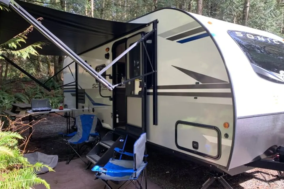 2021 Venture RV Sonic 220VBH