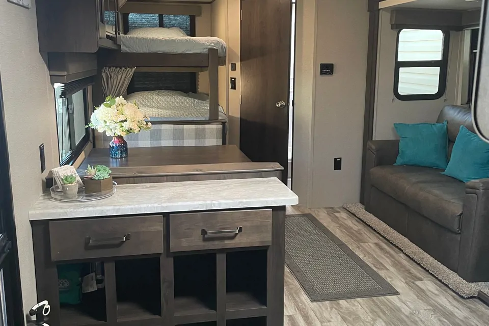 Robert's Grand Design Transcend 261BH Travel Trailer in Lyman, South Carolina