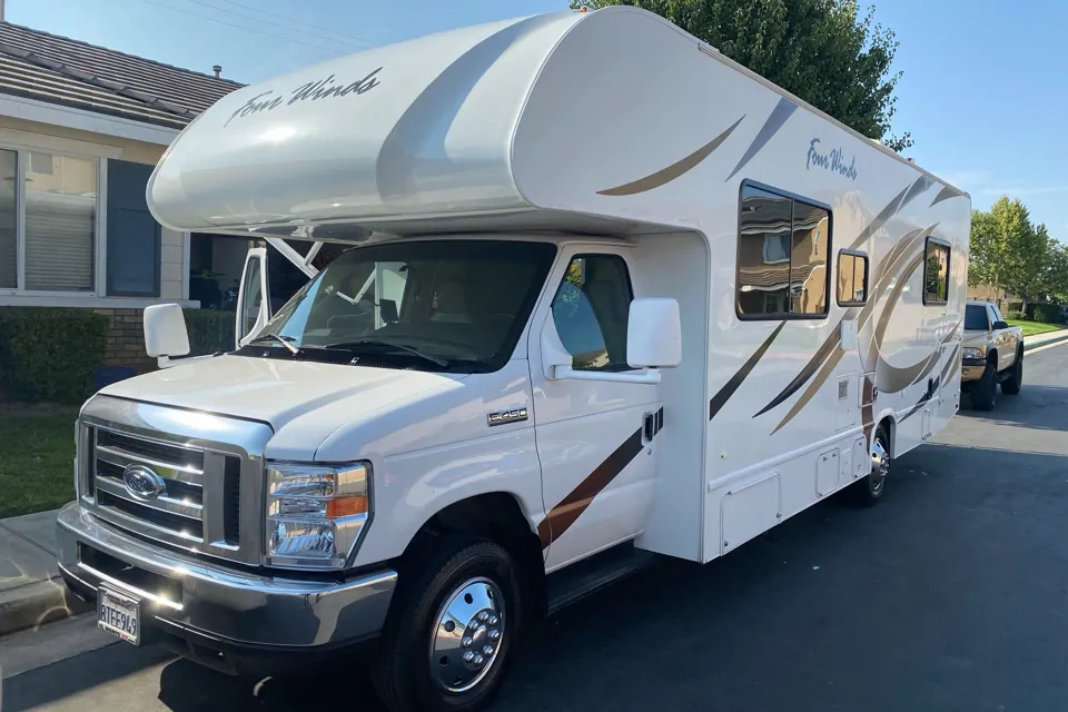“Your”, Thor Motor Coach E450 Class C in La-Puente, California