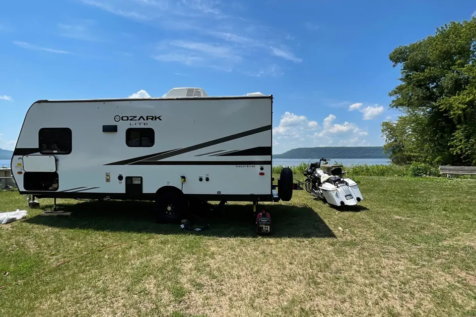 Mason's Forest River Ozark 1650 bhk Travel Trailer in Apple-Valley, Minnesota