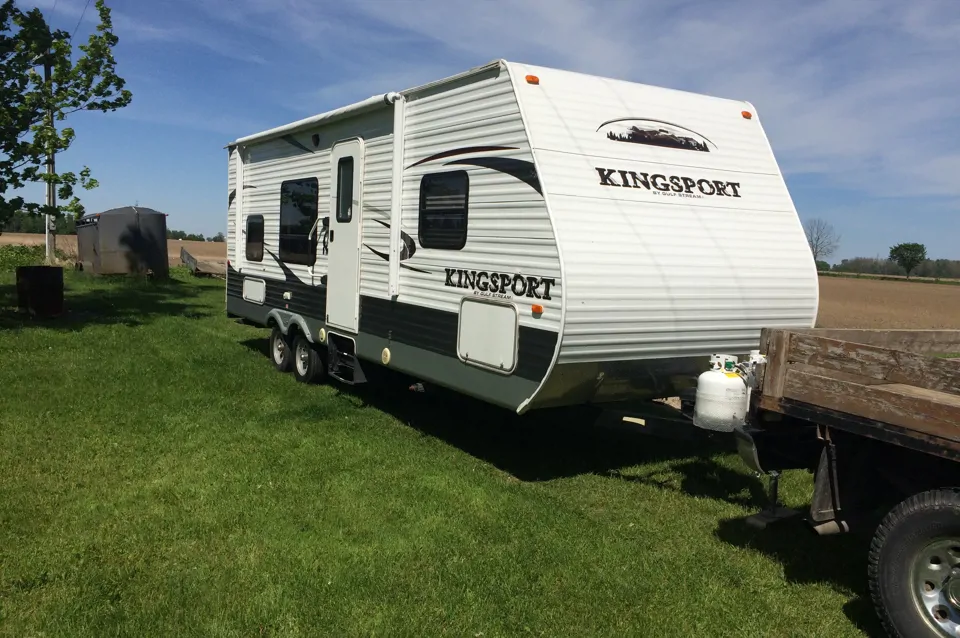 Family clamping in Mitchell, Ontario