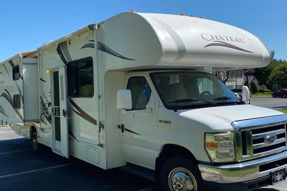 Cleo da Chateau in Issaquah, Washington