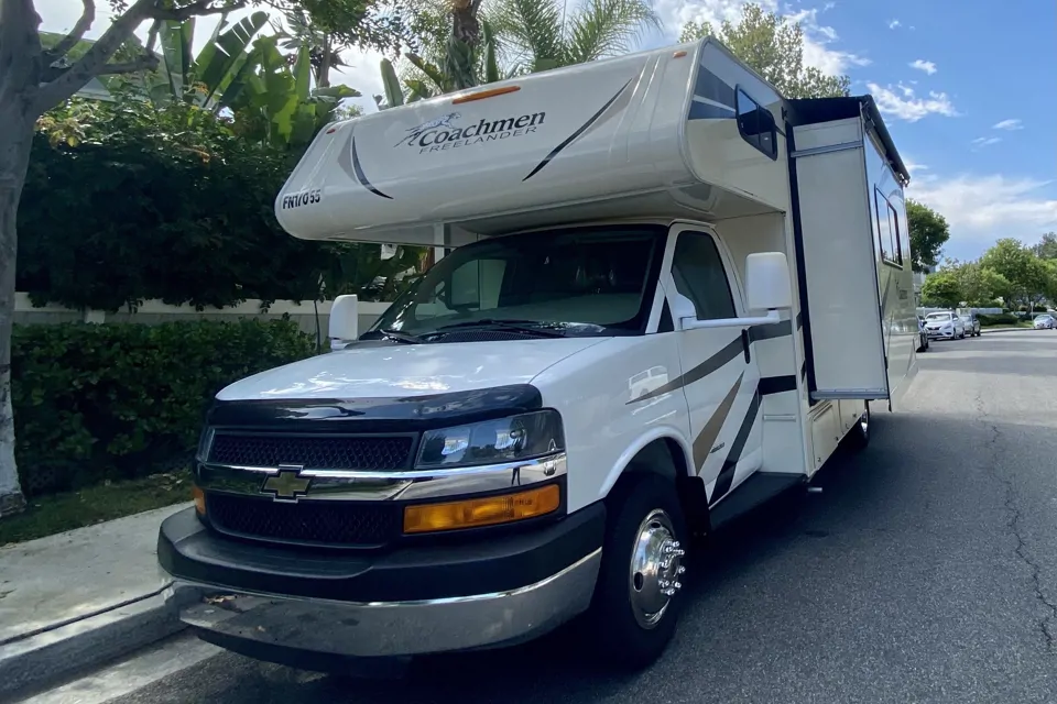 2017 Coachmen FREELANDER
