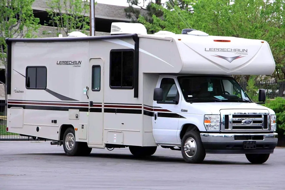 2021 Coachmen 270 QB  ( 29 ft) 6-8 p. Class C à El-Segundo, California