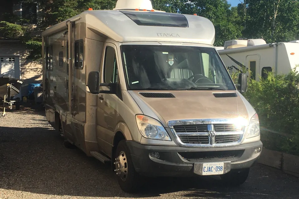 2008 Winnebago Navion IQ