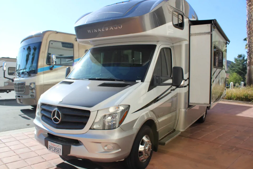 2016 Winnebago view
